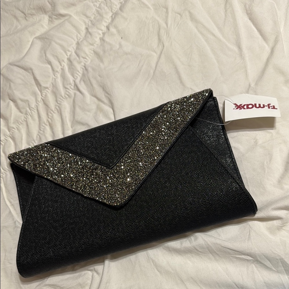 NWT Natasha Couture Black and Silver Evening Clutch